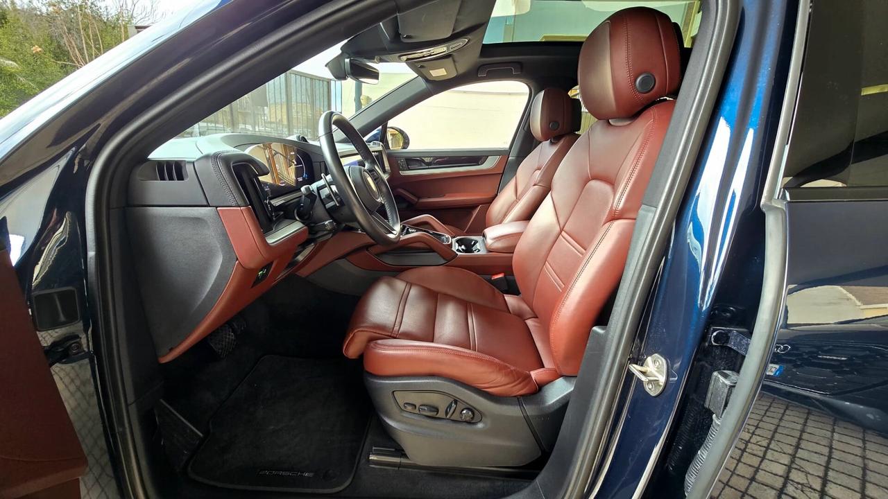 PORSCHE CAYENNE COUPE FACELIFT 3.0 E-HYBRID 470cv
