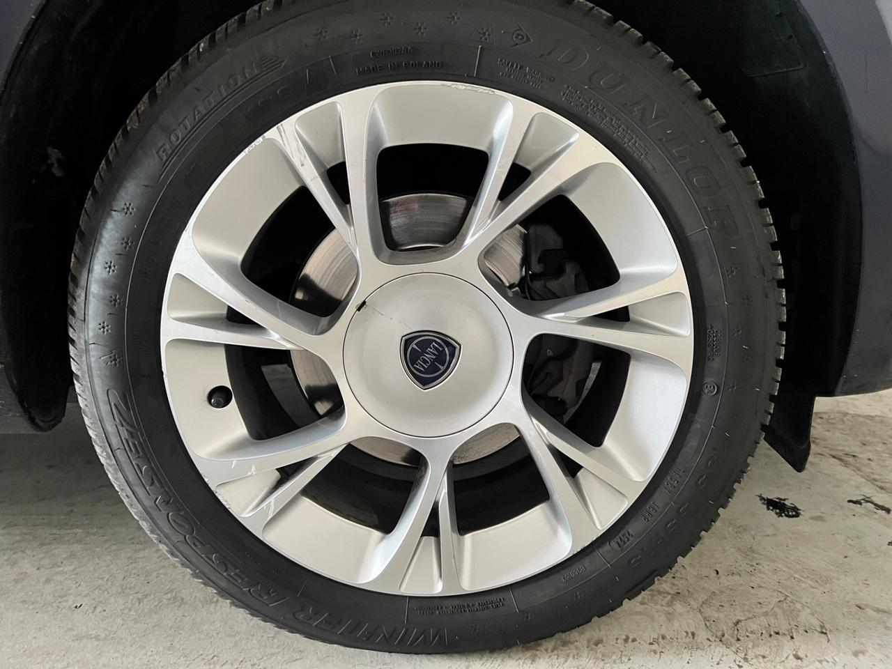 Lancia Ypsilon 0.9 TwinAir 85 CV 5 porte S&S DFN Gold