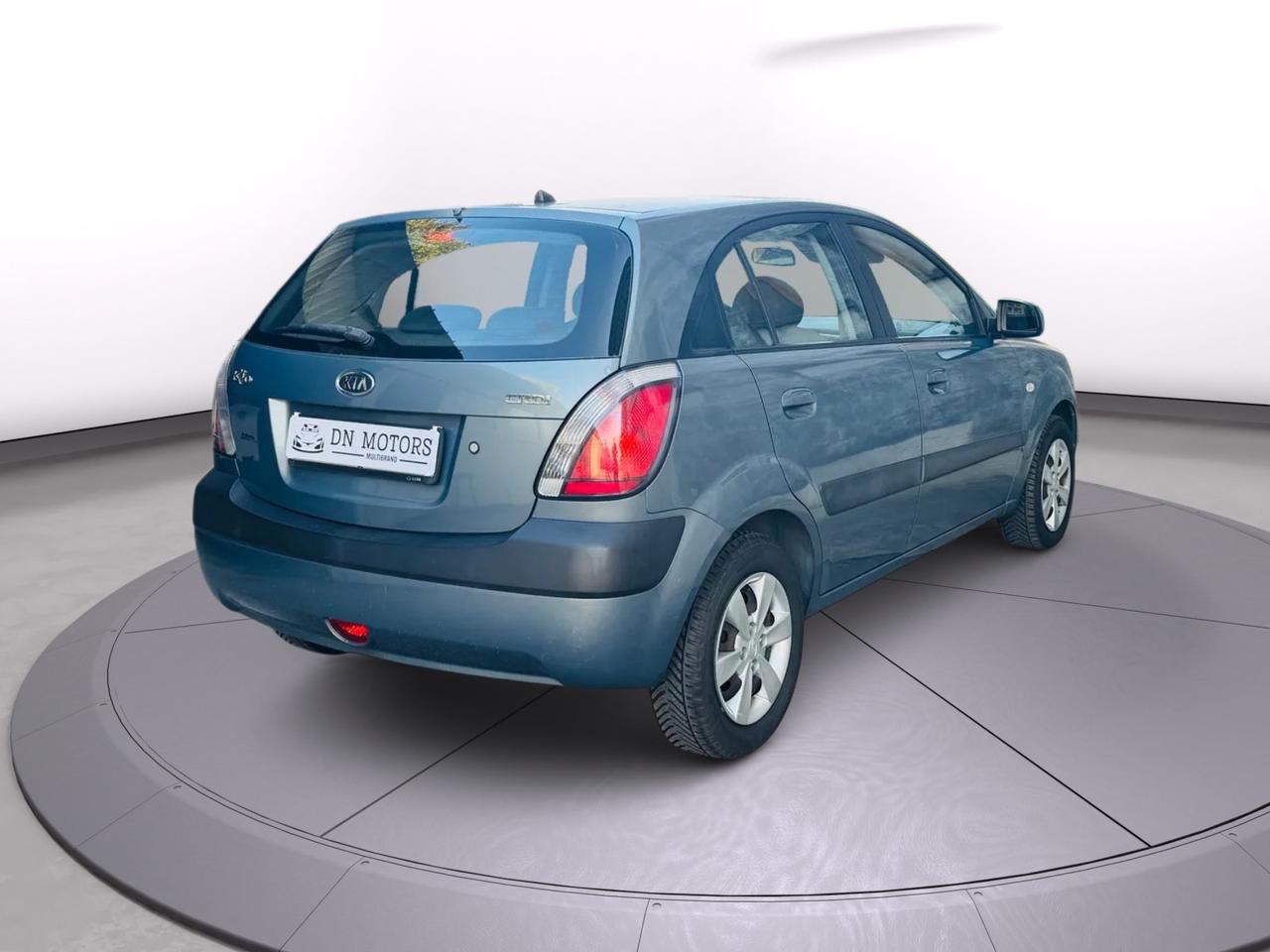 Kia Rio 1.5 CRDi 2009 190.000Km ottima per neo patentati