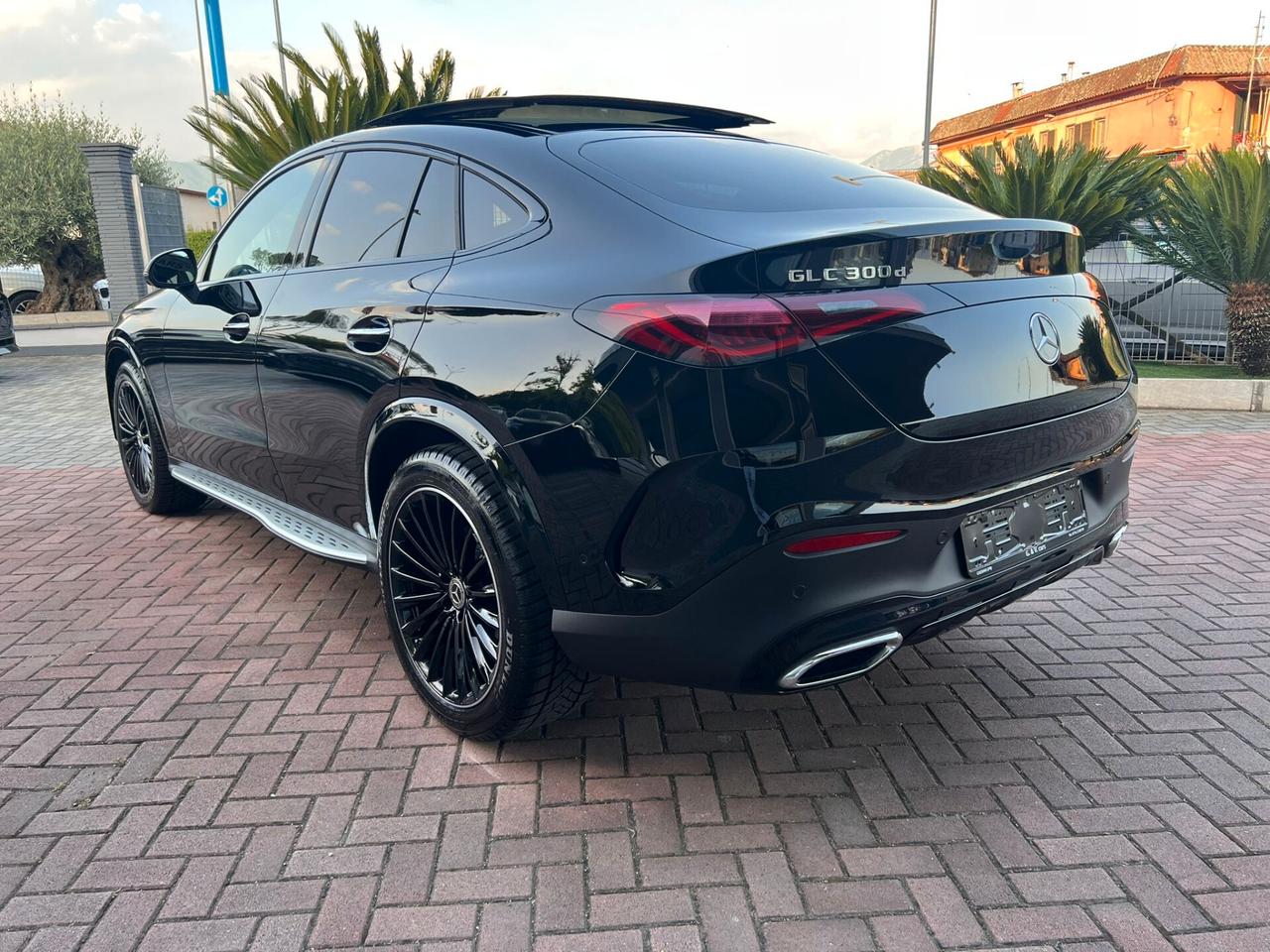 Mercedes-Benz GLC 300 d acc. €28.350 noleggio con riscatto no scoring
