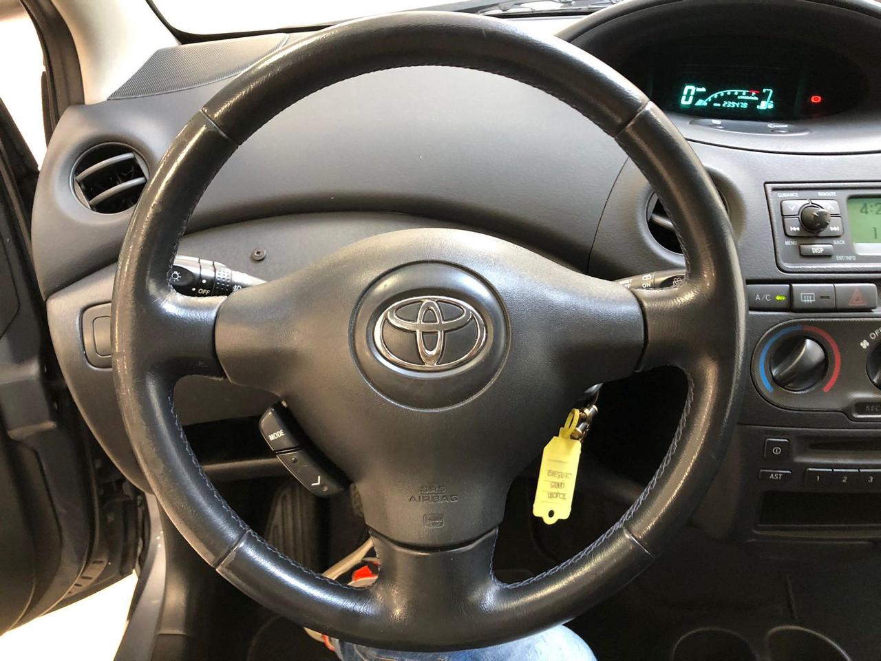 Toyota Yaris 5p 1.0 Expo
