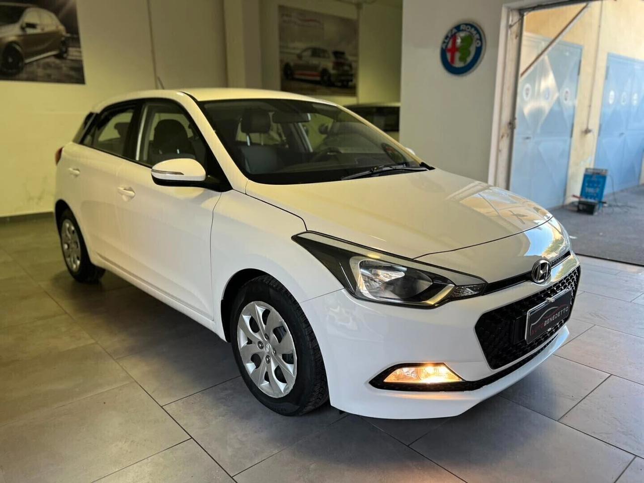 HYUNDAI I20 1.1 CRDI COMFORT 75CV 11-2015