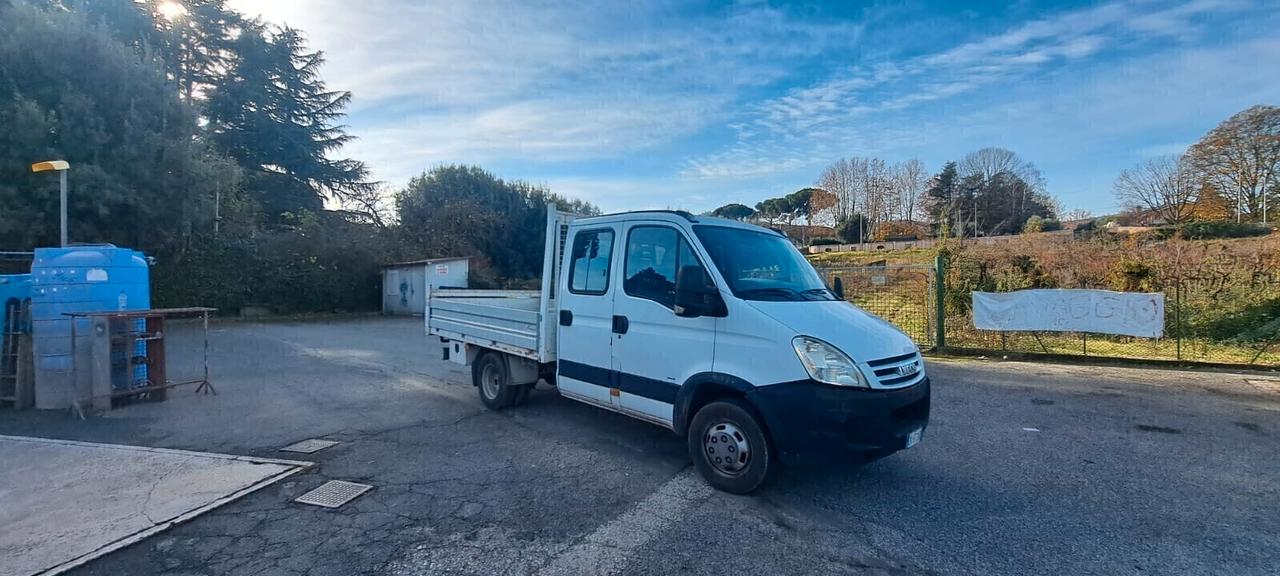 IVECO DAILY CON POSTI E CASSONE