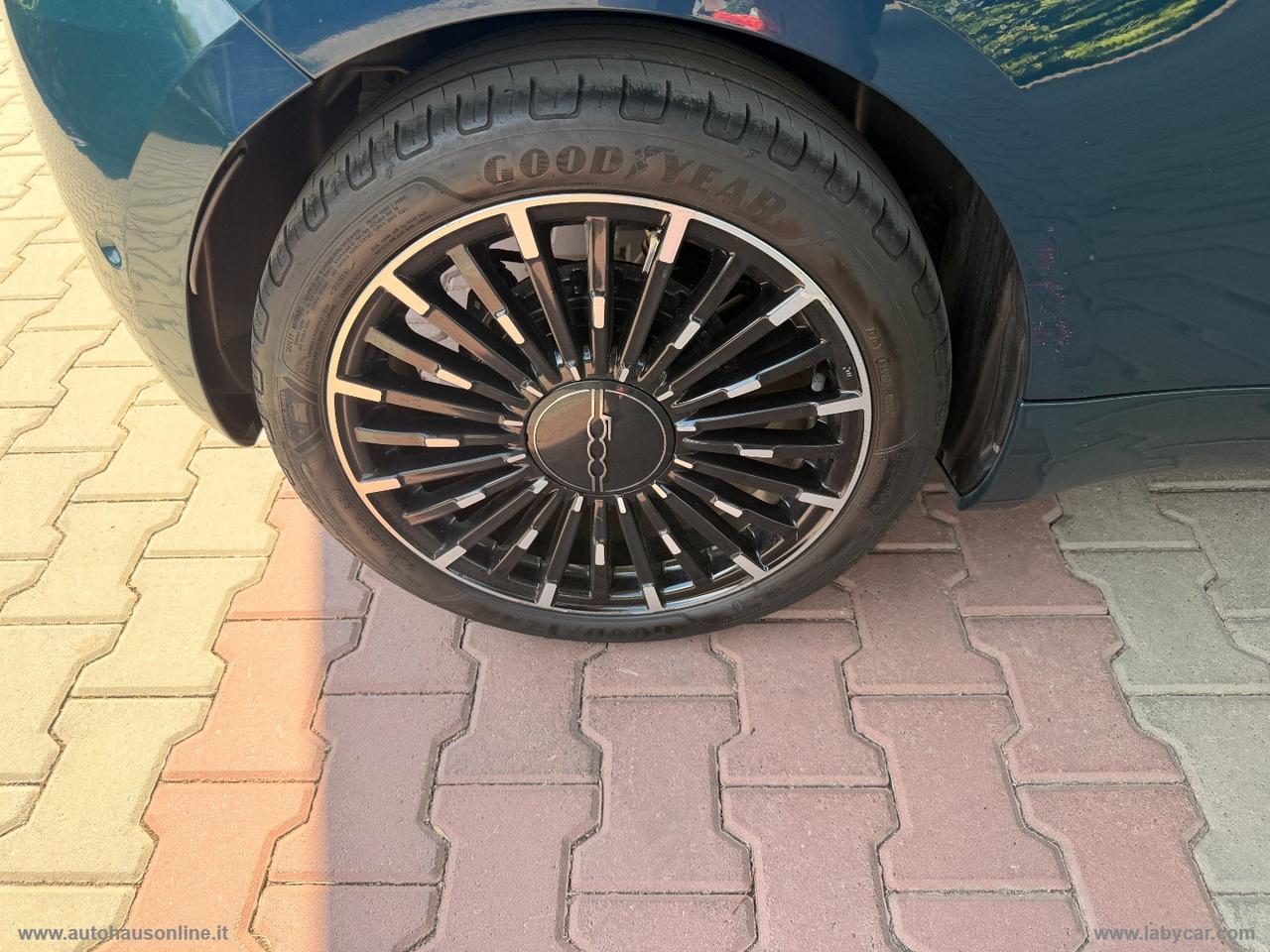 FIAT 500 La Prima Berlina 42 kWh