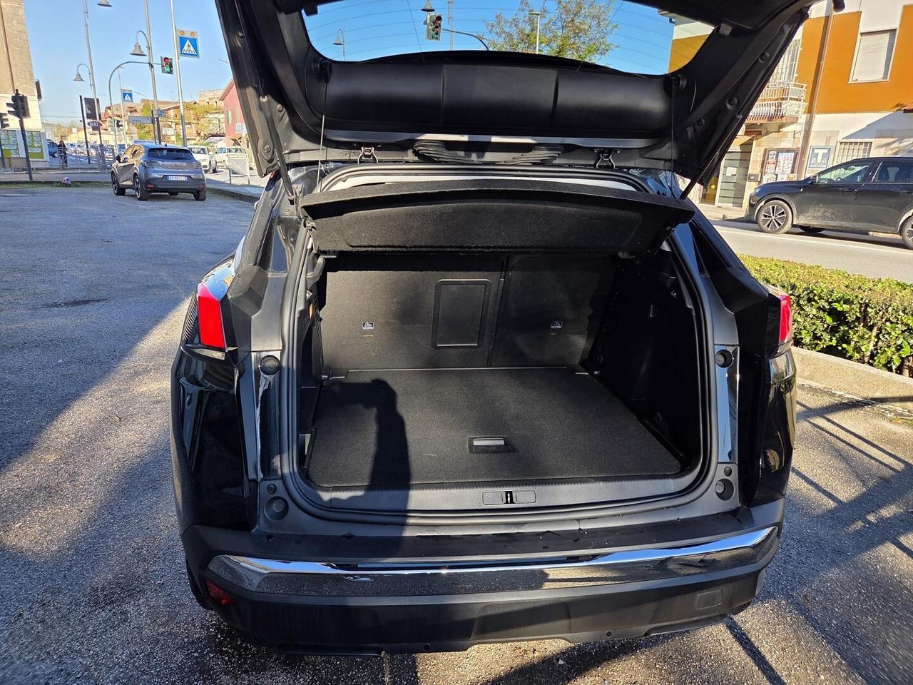 PEUGEOT 3008 PURE TECH TURBO 130CV AUTOM NAV-2018