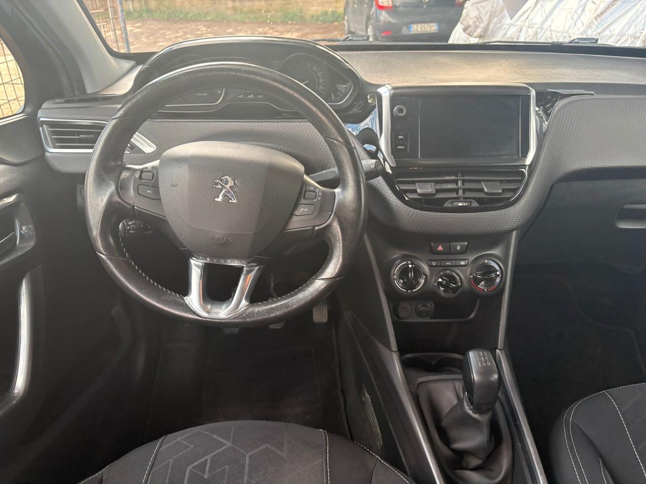 PEUGEOT 2008 1.6 HDI Black Matt - 2018