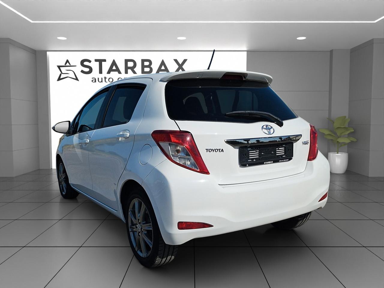 Toyota Yaris 1.4 D-4D 5 porte Trend SEDILI RISCALDABILI RETROCAMERA NAVI