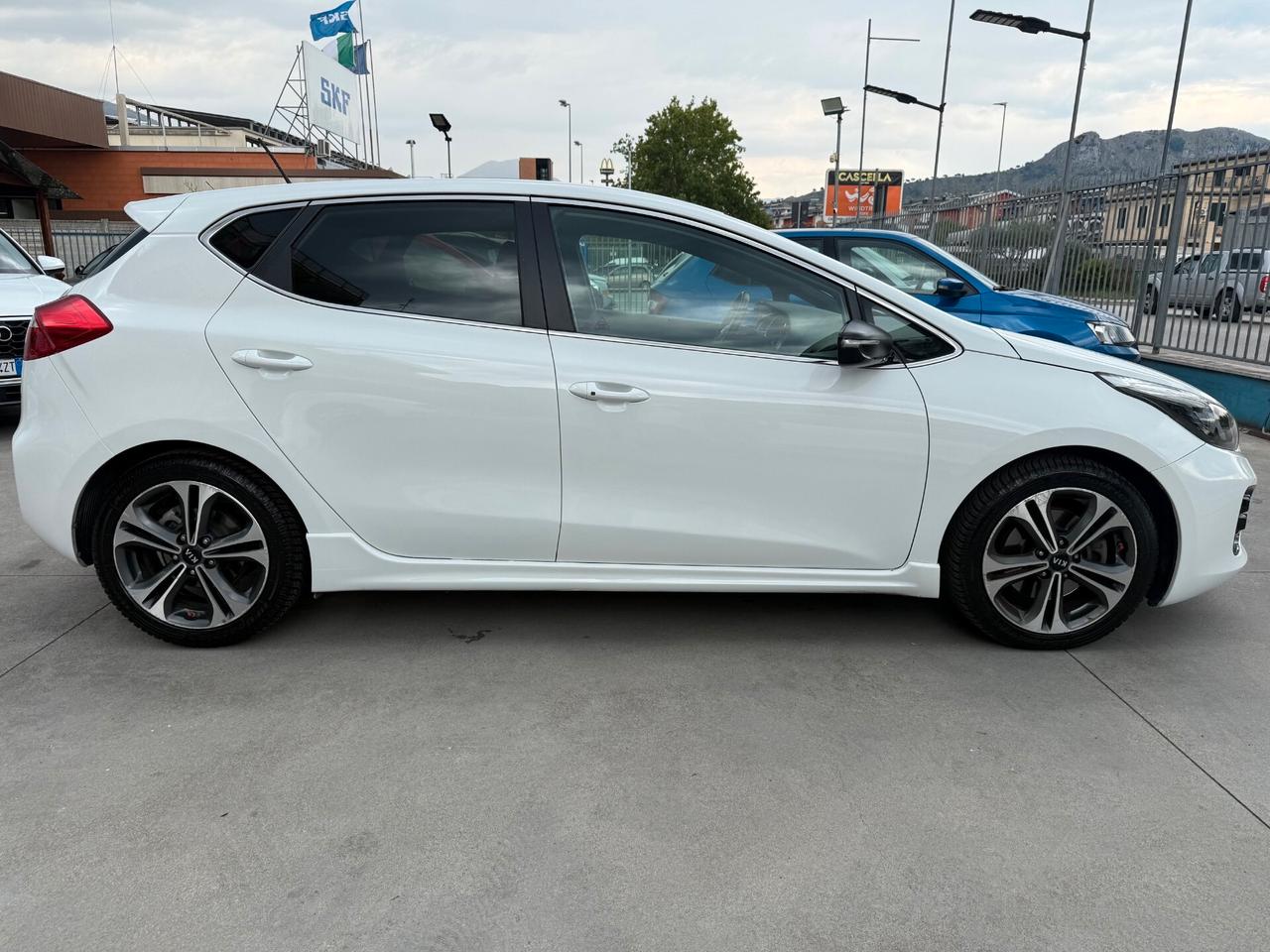 CEE'D GT-LINE AUTOMATICA 1.6 DIESEL 136CV 2016 174.500KM