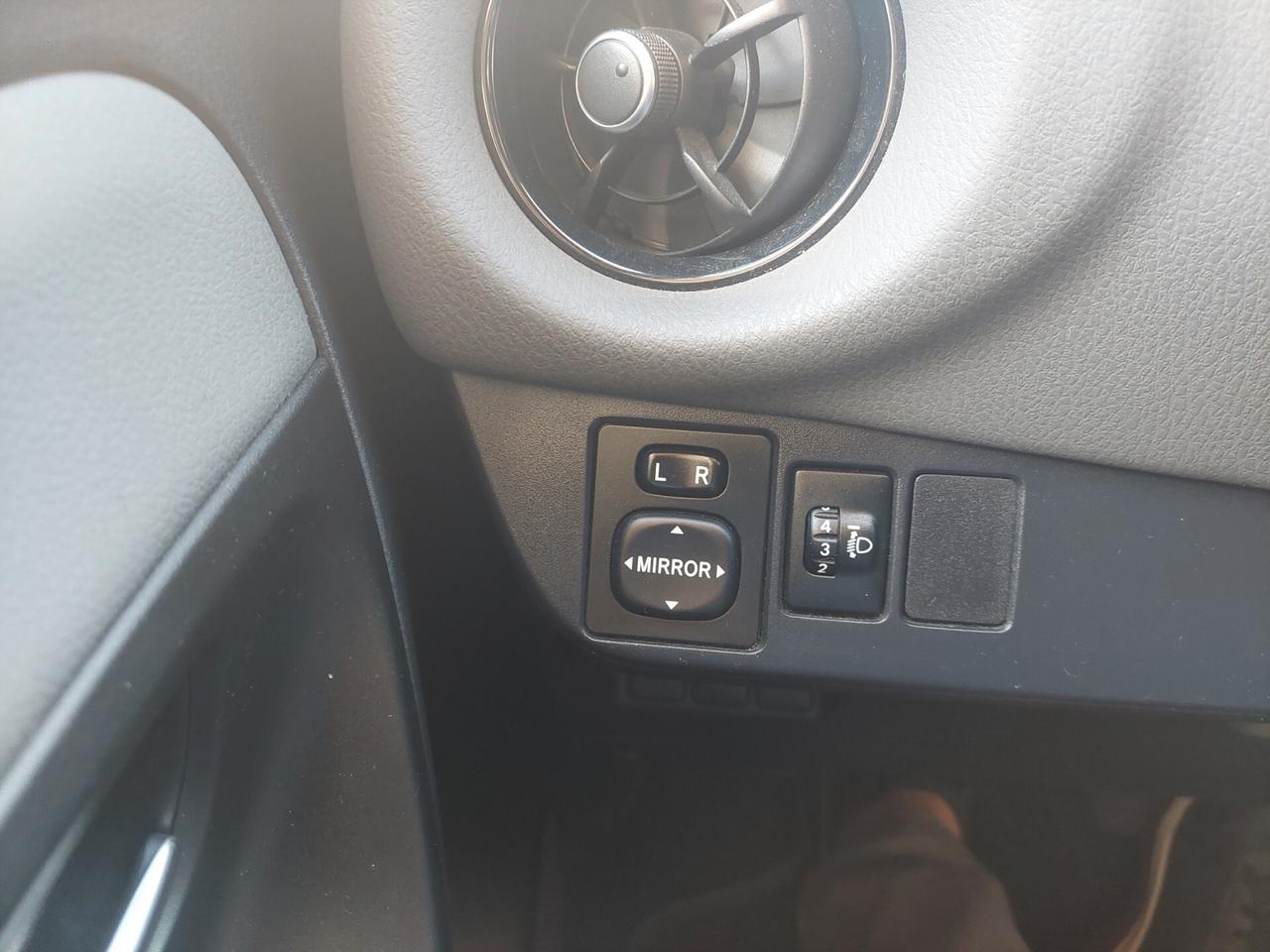 Toyota Yaris 1.0 5 porte Business