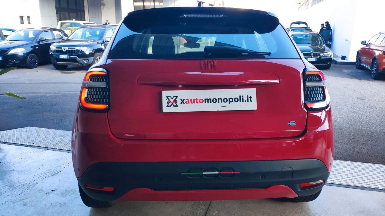 Fiat 600e Red