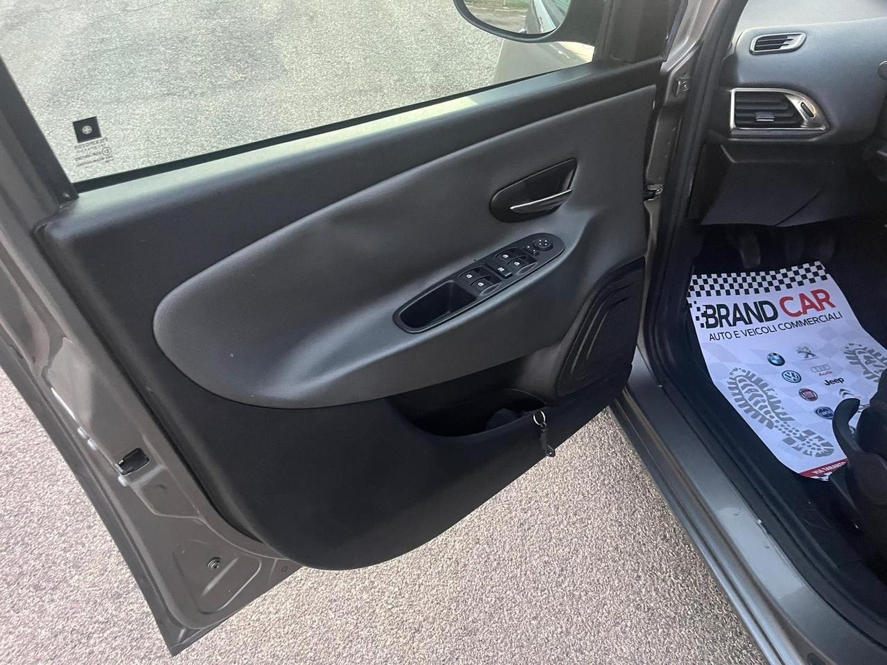 Lancia Ypsilon 1.2 69 CV 5 porte GPL Ecochic 2014