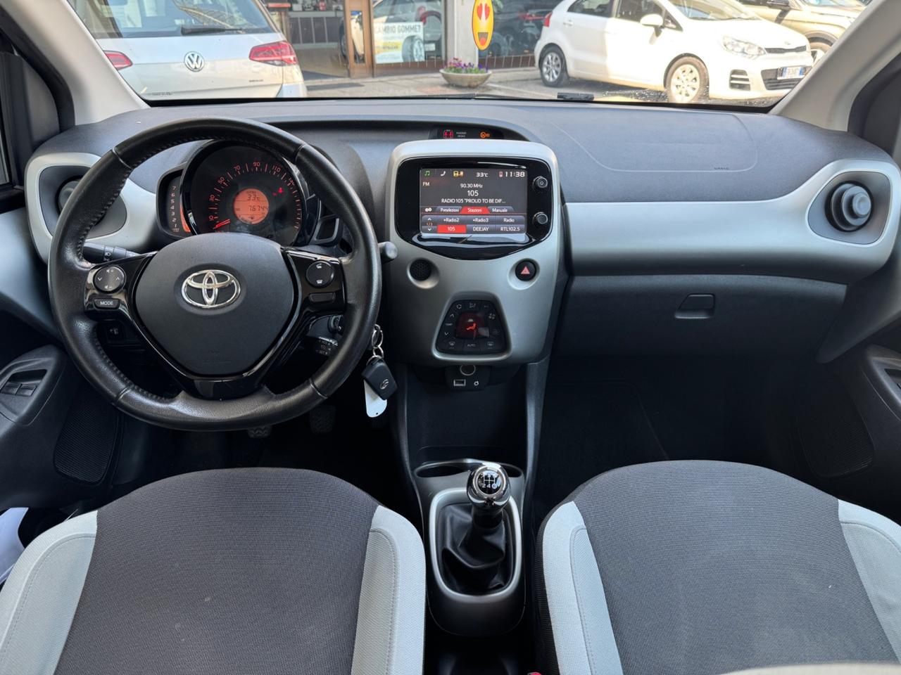 Toyota Aygo 1.0 VVT-i 69 CV 5 porte x-play