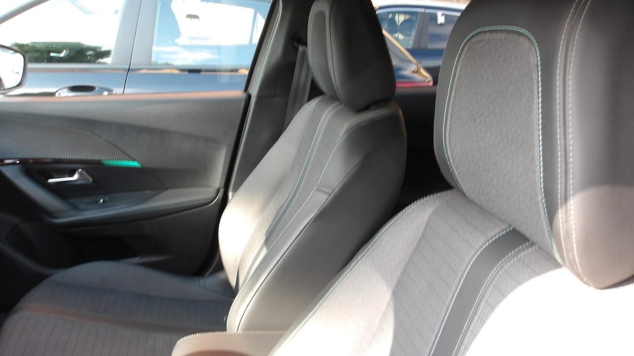 PEUGEOT 2008 1.2 BENZ-RETROC-PREZZO PROMO!