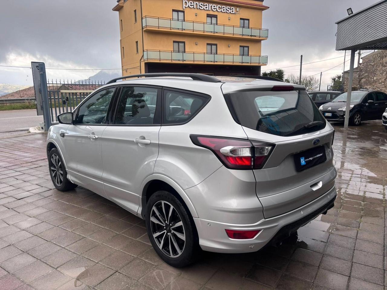 FORD KUGA