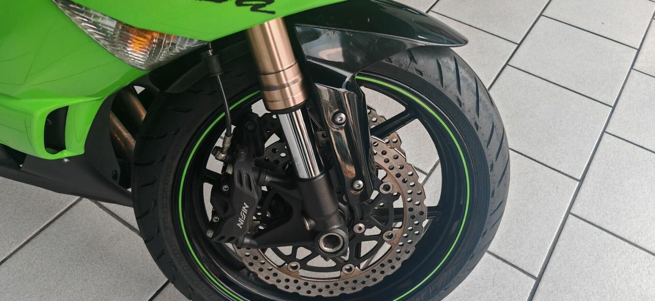 Kawasaki Ninja 600 ZX-6R RACING