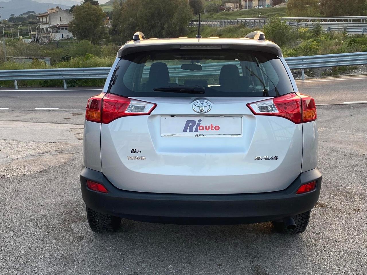 Toyota RAV 4 RAV4 2.0 D-4D 2WD