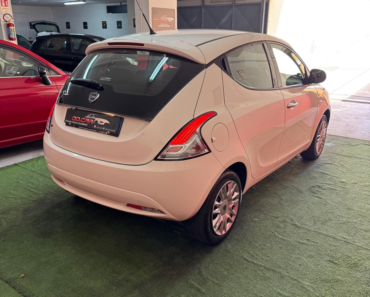 Lancia Ypsilon 1.2 69 CV 5 porte GPL Ecochic Silver