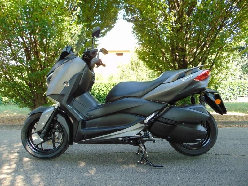 Yamaha X-Max 300