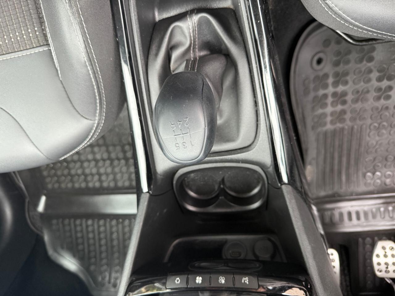 Peugeot 2008 PureTech action gti