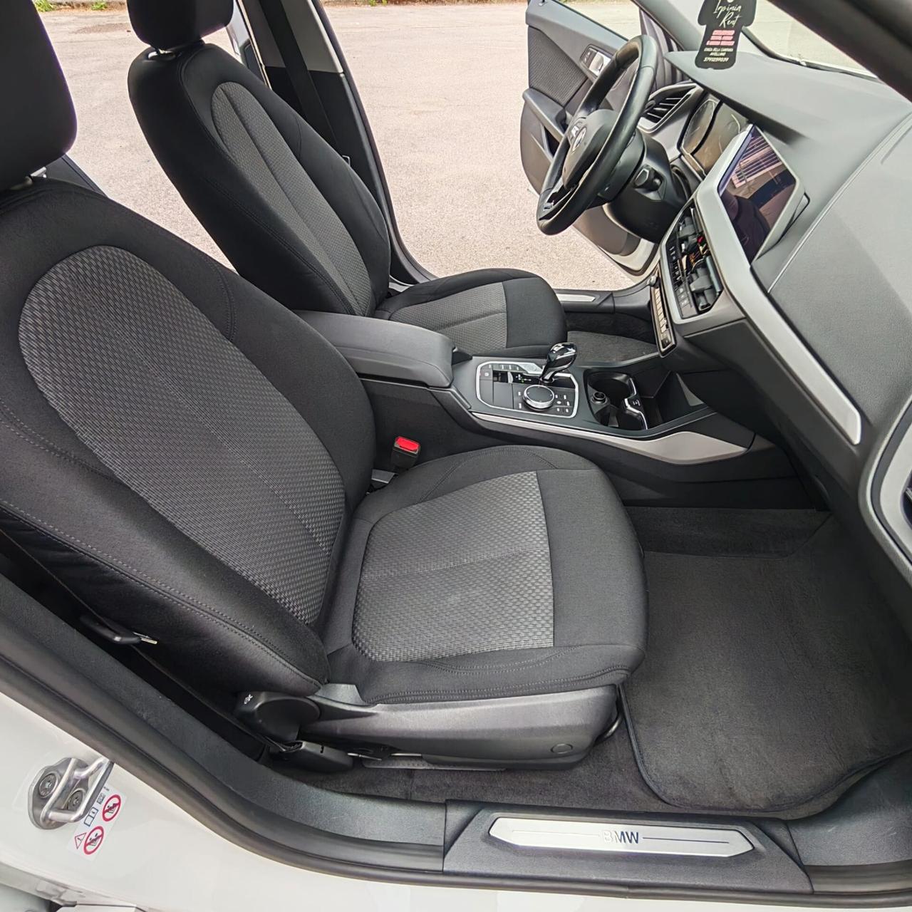 Bmw 116d 5p. Business Advantage FULL SERVICE BMW