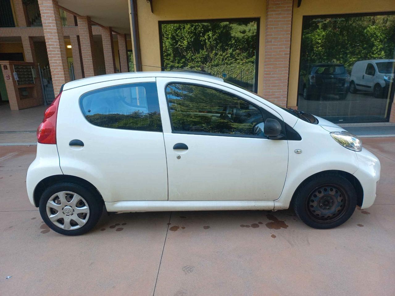 Peugeot 107 1.0 68CV 5p. Desir