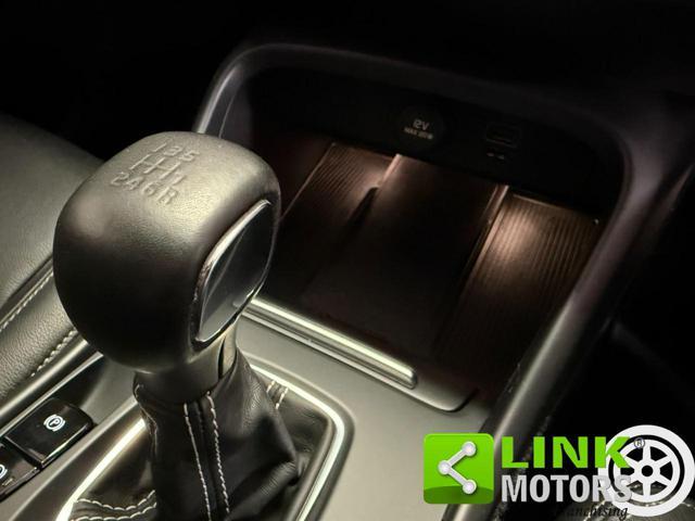 VOLVO XC40 D3 R-design MANUALE IVA FULL PELLE GARANZIA 24