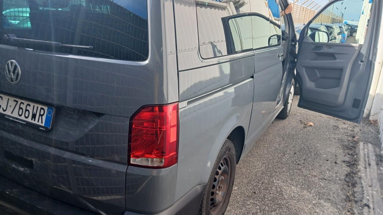 VOLKSWAGEN T6.1 Caravelle 110Cv PC 9 POSTI TrendLine - PREZZO REALE!