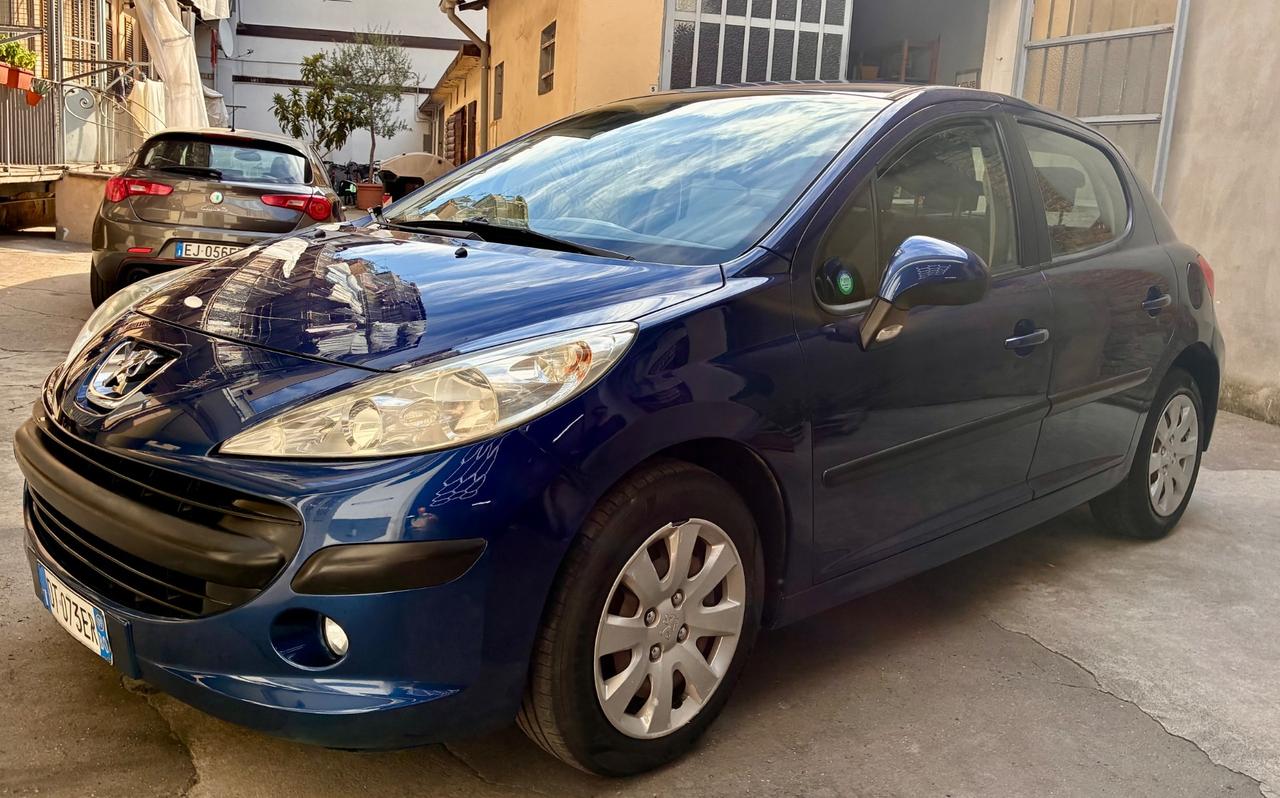Peugeot 207 benz. NAVI 2009 - appena tagliandata !