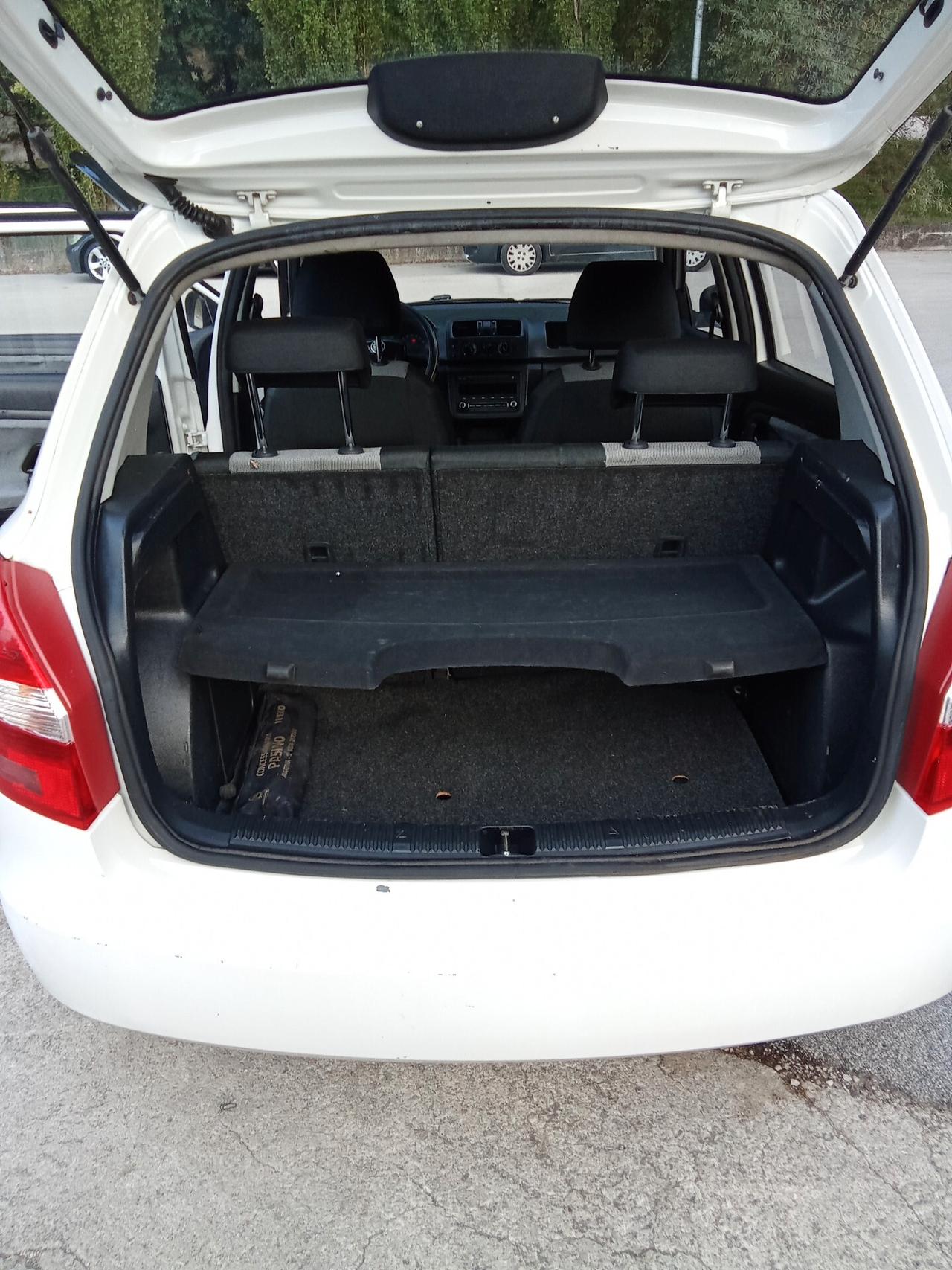 Skoda Fabia 1.6 TDI 75CV N1 011