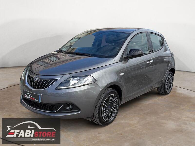 Lancia Ypsilon 1.0 FireFly 70 Cv Hybrid Gold 5 POSTI - Schermo, CarPlay, Ruotino ecc