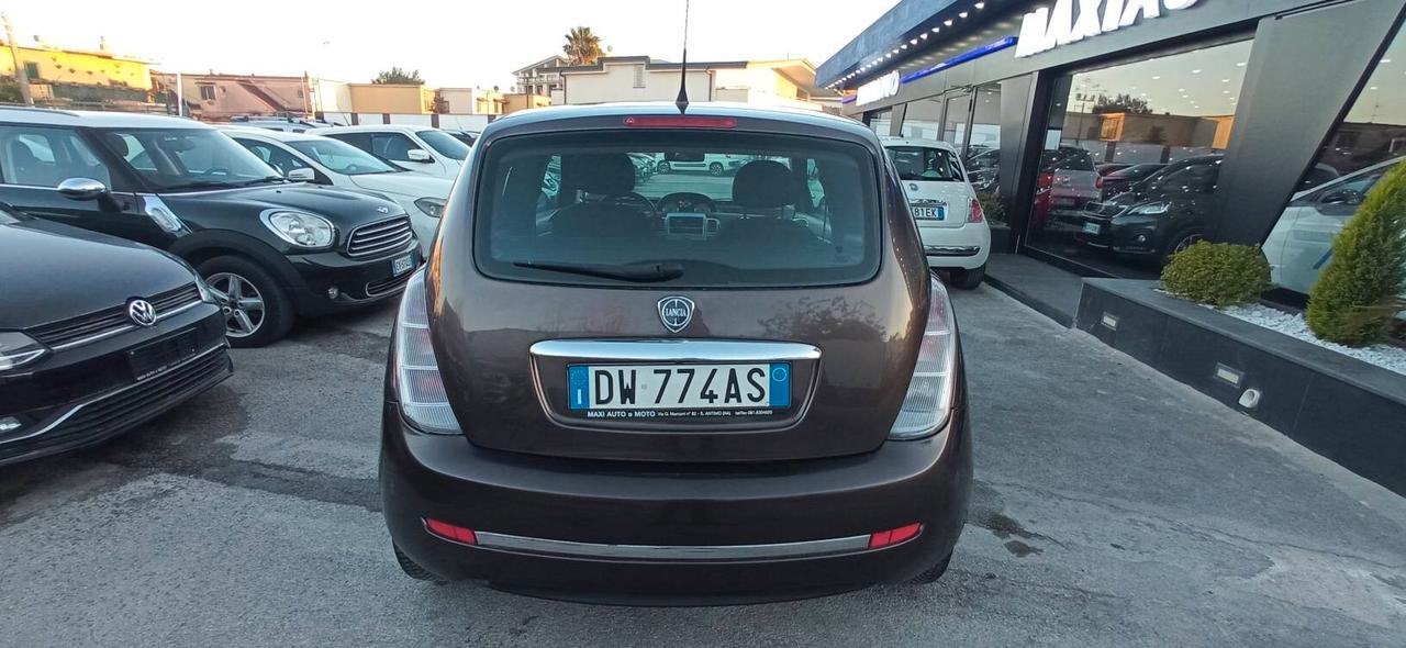 Lancia Ypsilon 1.4 Argento Ecochic GPL