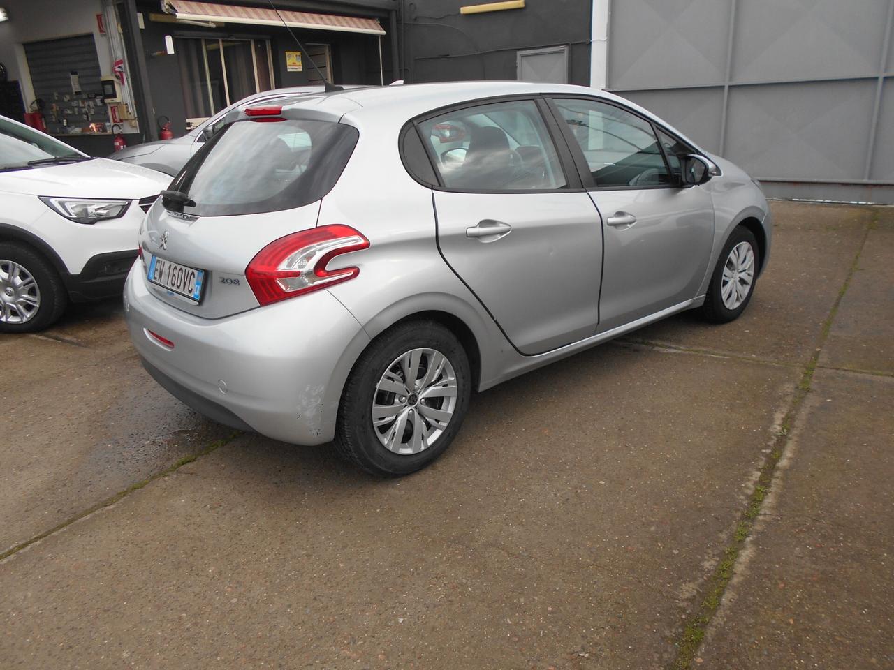 Peugeot 208 1.4 HDi 68 CV 5 porte Active
