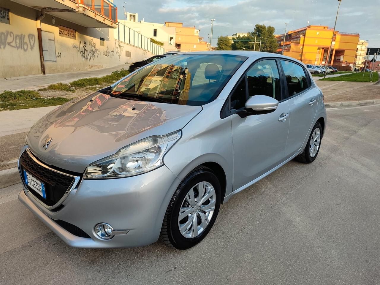 Peugeot 208 1.4 HDi 68 CV!!