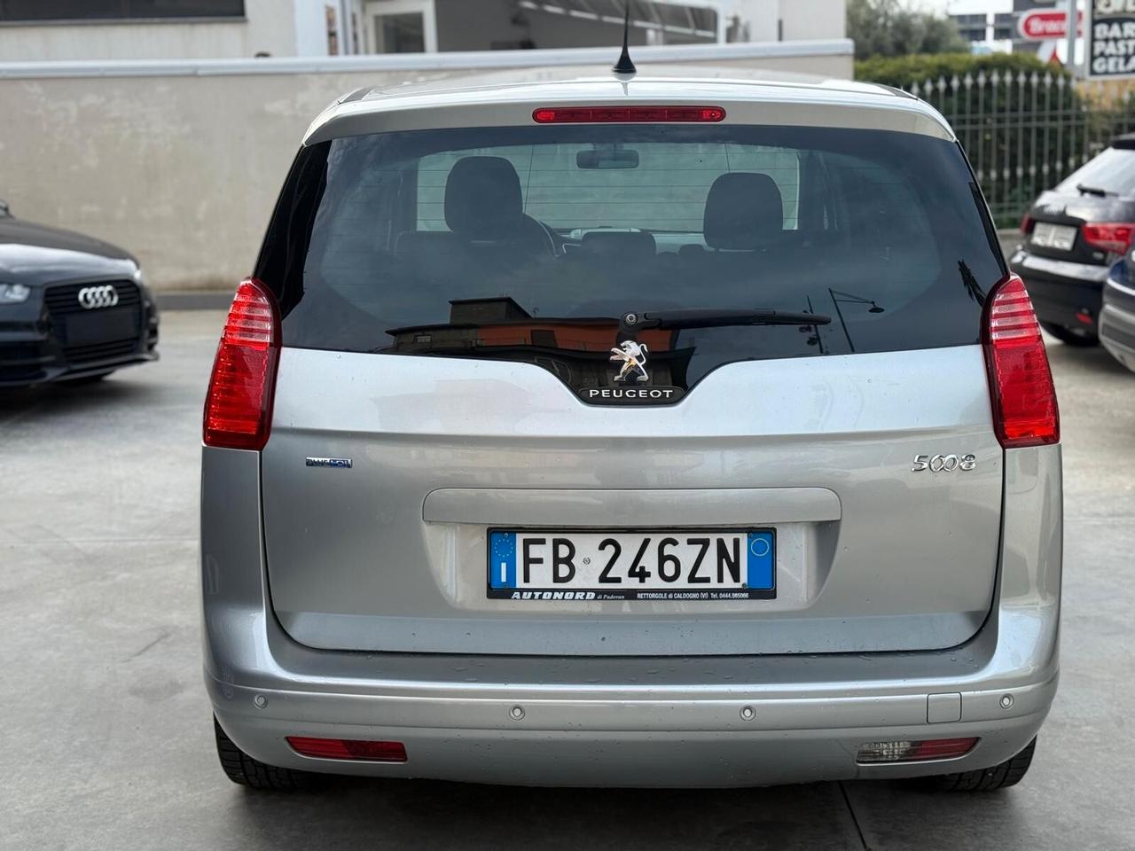 PEUGEOT 5008 BLUEHDI 1.5 120 CV EAT6 BUSINESS