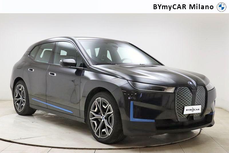 BMW iX 40 pacchetto sportivo xDrive