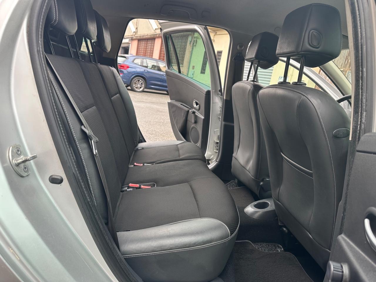 Renault Clio Storia 1.2 16V 5 porte Dynamique