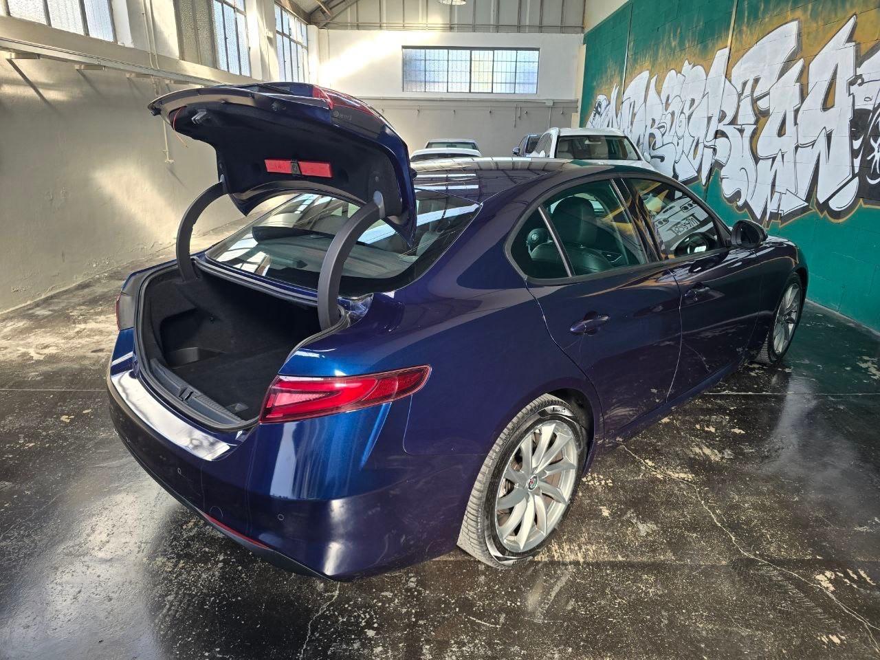 Alfa Romeo Giulia 2.2 TD 150cv AT8