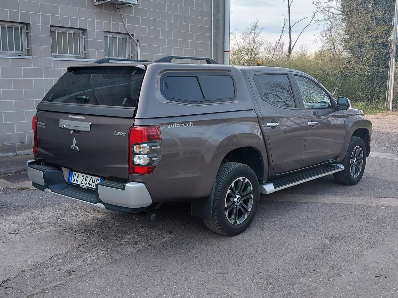 Mitsubishi L200 2.3d D.cab UNICO PROPRIETARIO