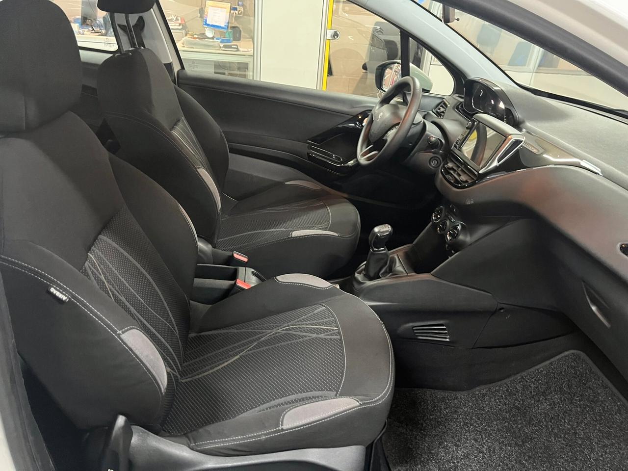 Peugeot 208 1.2 solo 90mila km