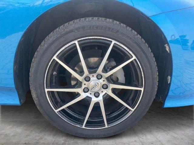 TOYOTA Prius 1.8 AWD Lounge