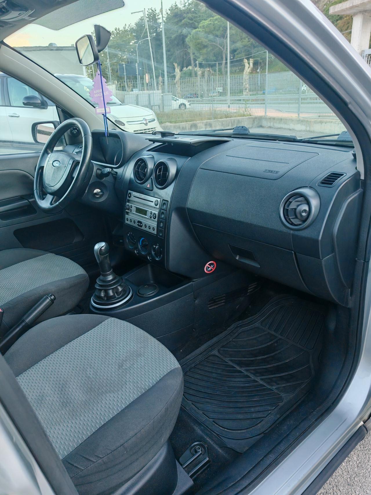 Ford Fusion 1.4 TDCi 5p. Leather
