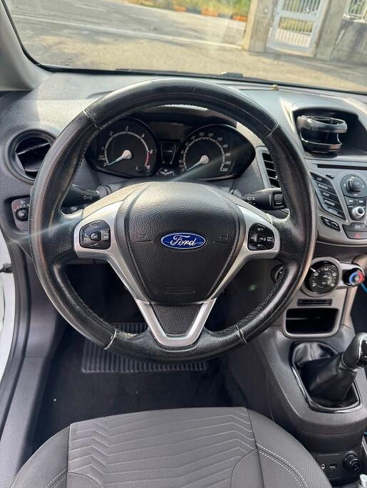 Ford Fiesta 1.5 TDCi 75CV 5 porte Titanium