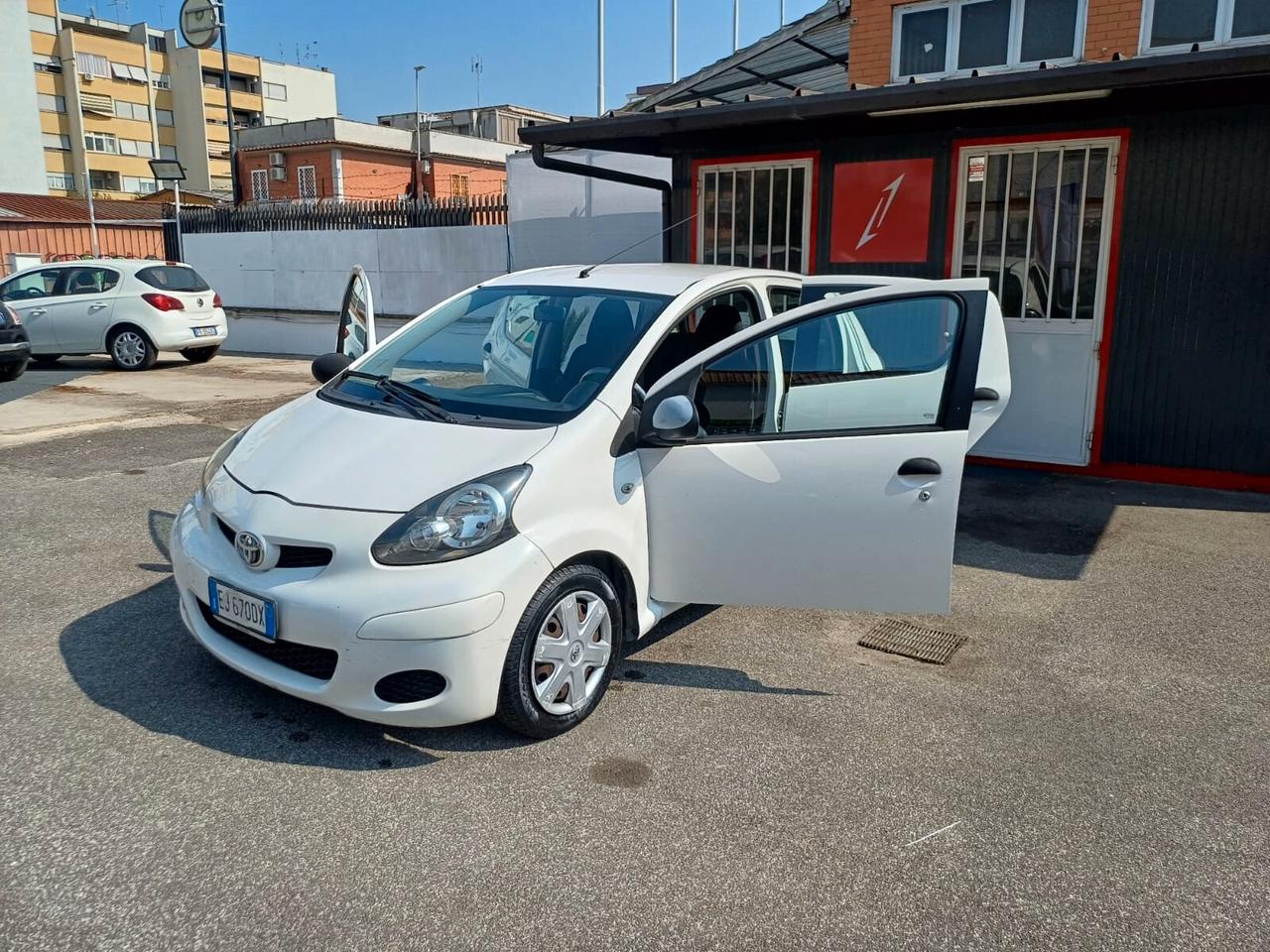 Toyota Aygo 1.0 12V VVT-i 5 porte Now Connect