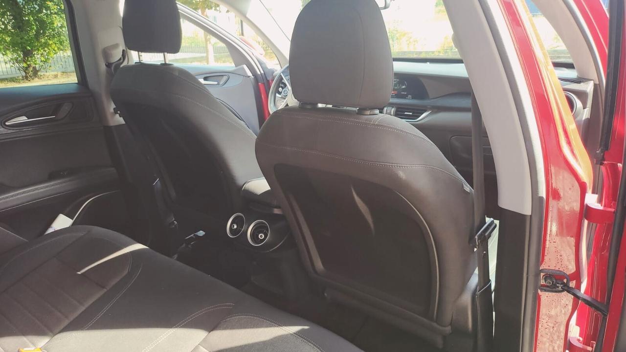 Alfa Romeo Stelvio 2.2 Turbodiesel 160 CV AT8 RWD Business