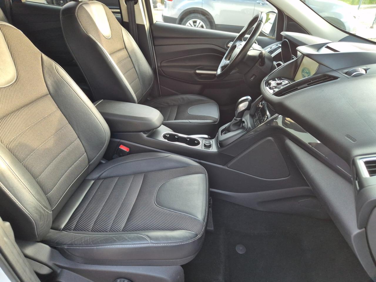 Ford Kuga 2.0 TDCI 150 CV S&S 4WD Powershift Titanium