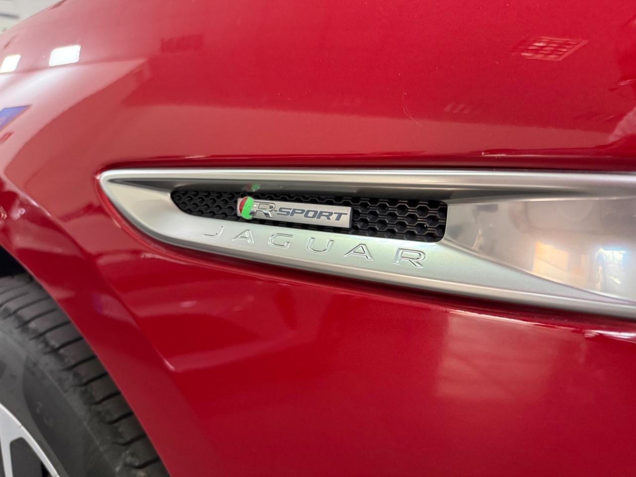 Jaguar F-Pace 2.0 D 180 CV AWD aut. R-Sport