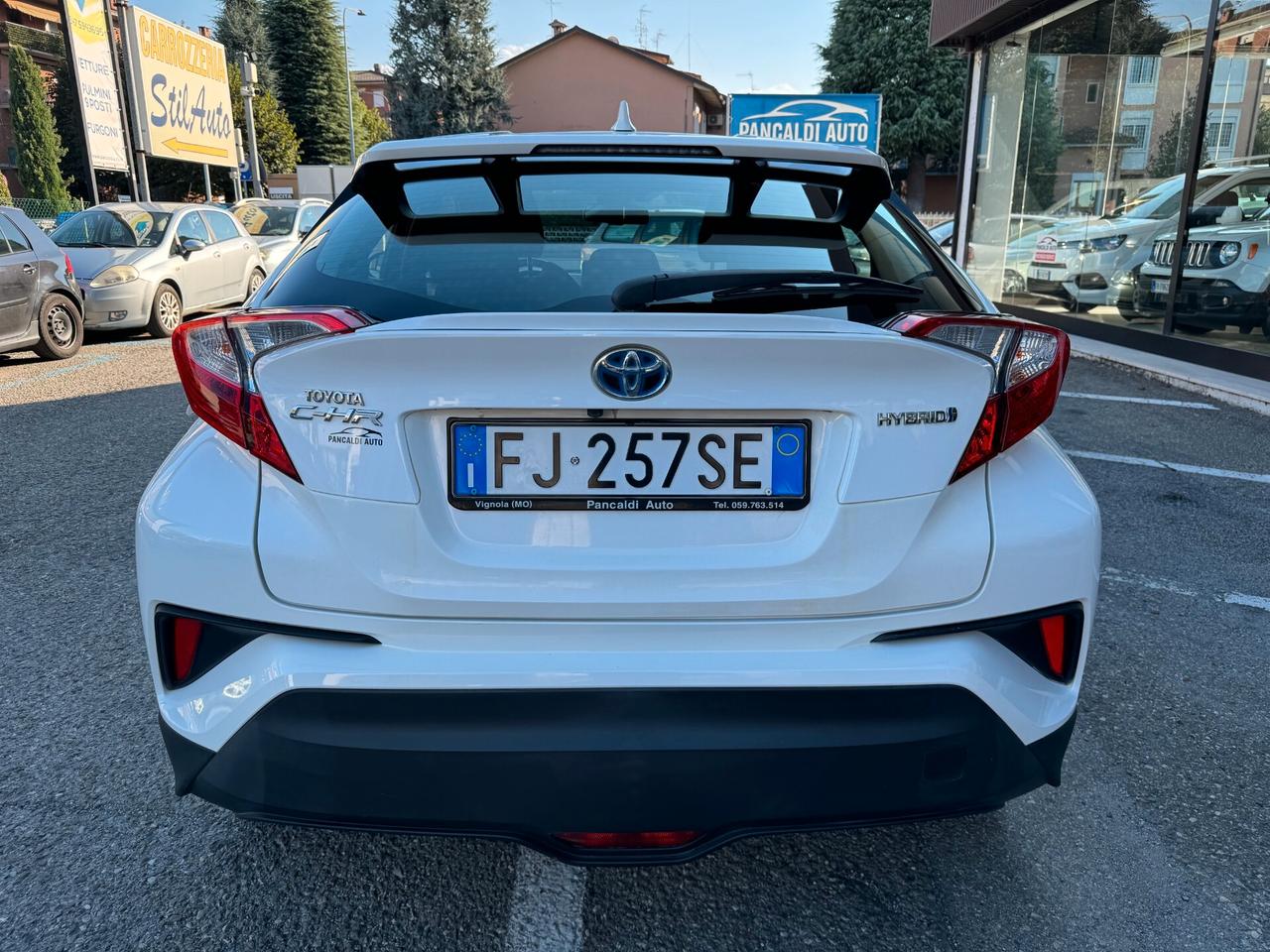 Toyota C-HR 1.8 Hybrid E-CVT Active,RETROCAM,17,DRL,CRUISE,CLIMA