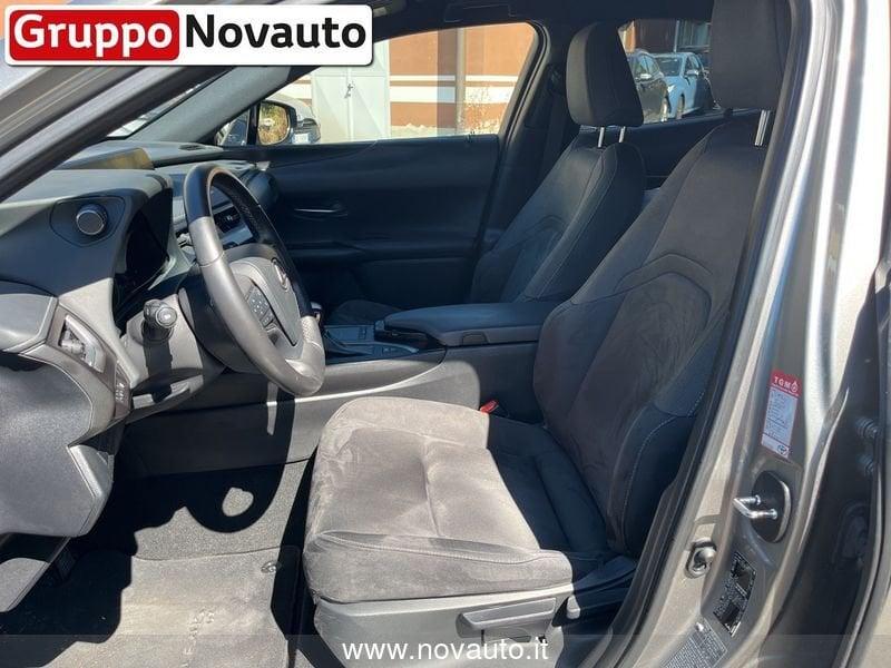 Lexus UX Hybrid 4WD Premium