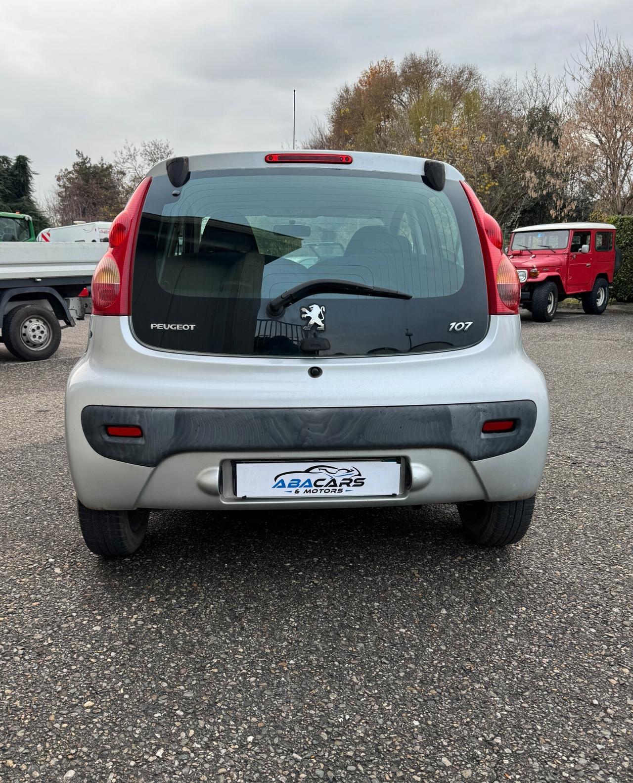 Peugeot 107 1.0 50kW 5P Benz Allure