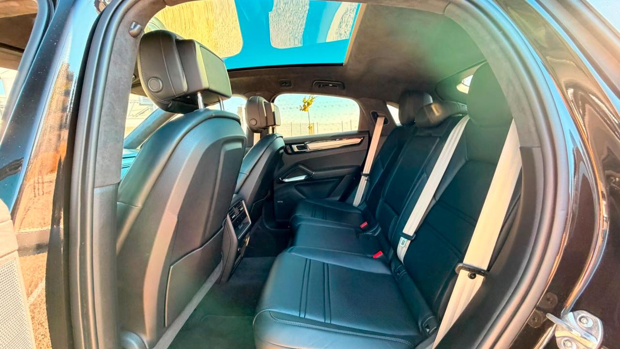 Porsche Cayenne Coupe 2022 4.0 Turbo S e-hybrid 5p.ti tiptronic 680cv